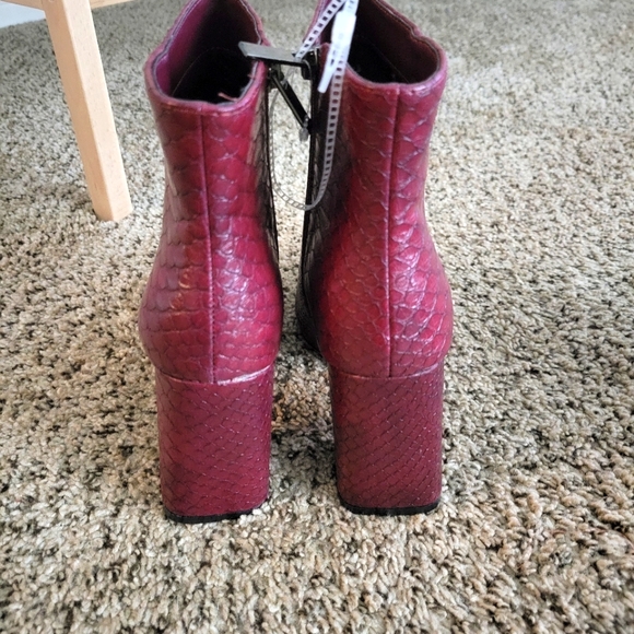 Veronica pointed heel boots - Picture 5 of 5